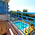Bora Bora Sluneční pobřeží