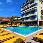 Bora Bora Sluneční pobřeží