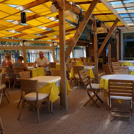 Szálloda Bora Bora 3*