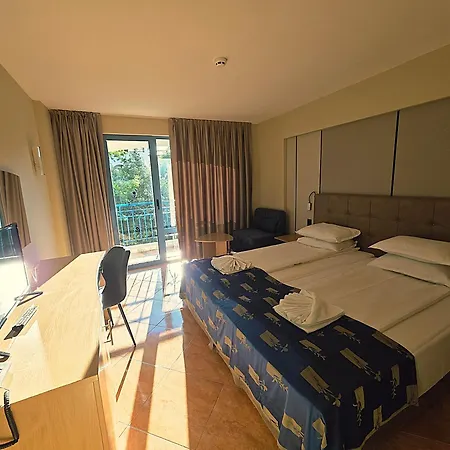 Bora Bora Hotel Sluneční pobřeží