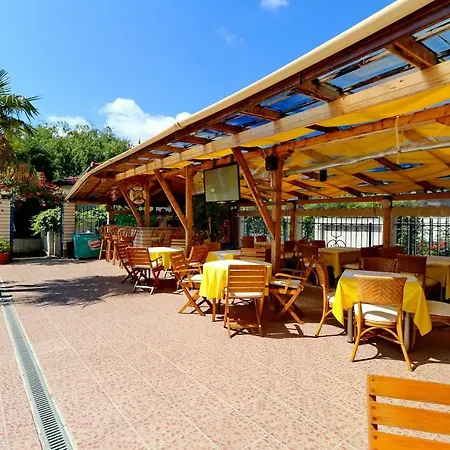 Bora Bora Hotel 3*