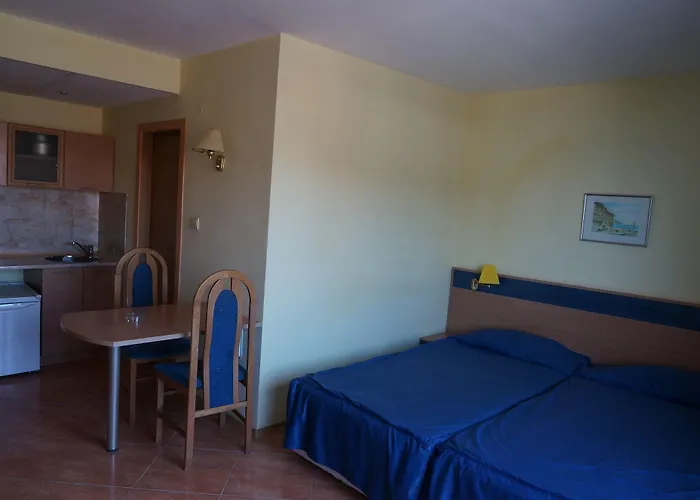 Готель Bora Bora 3*