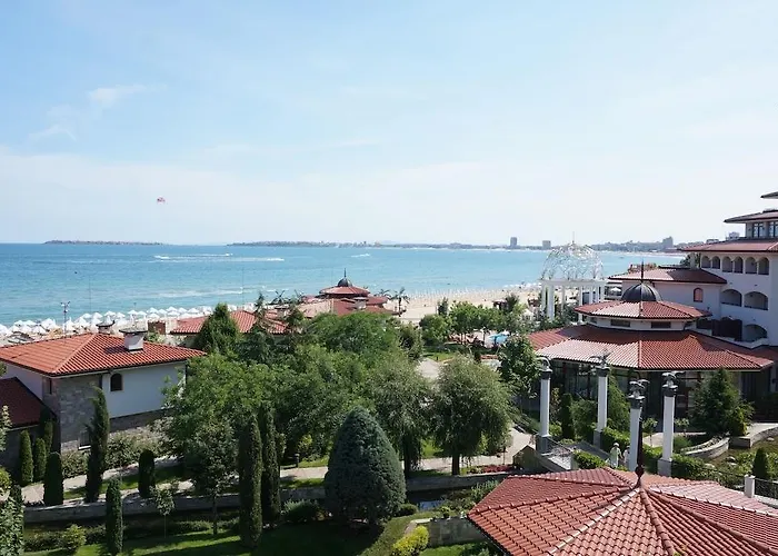 Готель Bora Bora