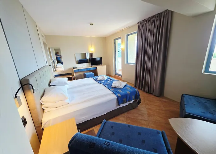 Готель Bora Bora