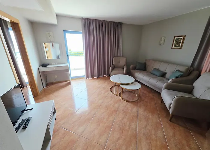 Bora Bora Готель Сонячний Берег