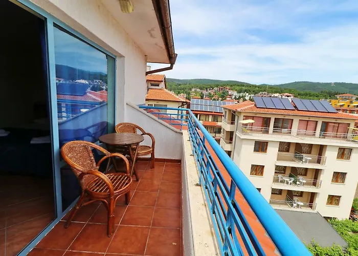 Готель Bora Bora