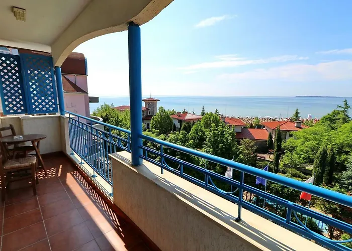 Готель Bora Bora 3*